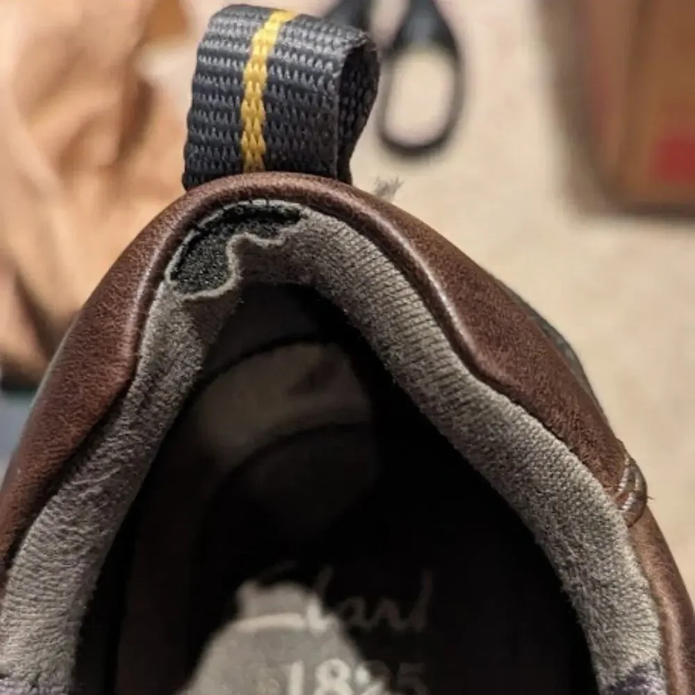 Clark's Men's Size 8.5 Brown Leather Lace Up Shoe